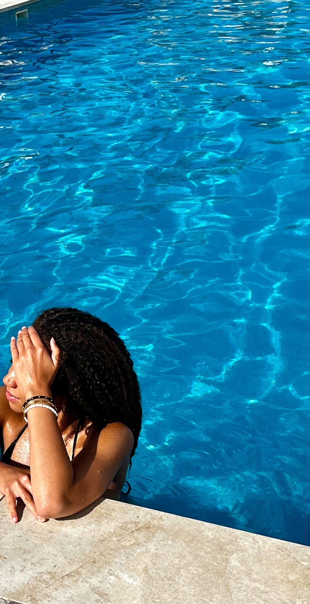 K&E Jewellery waterproof bracelet by the pool